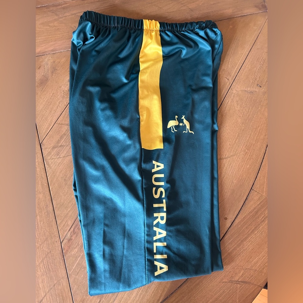 Costume - Raygun Australian breakdancer - size adult small. - Picture 3 of 6